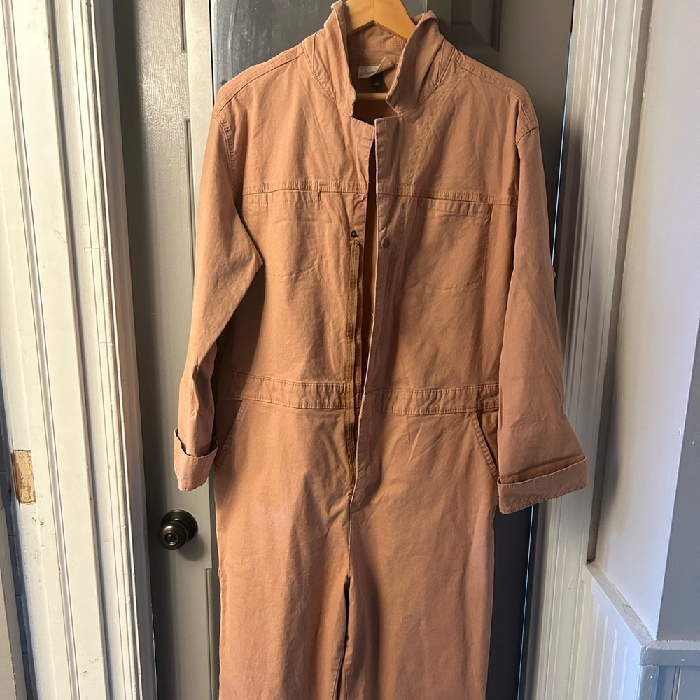 Universal thread coverall size 14